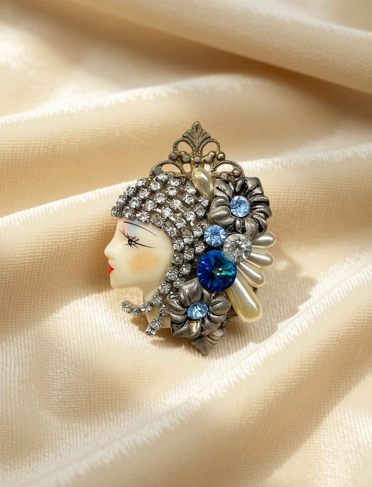 Maximal Lady Brooch