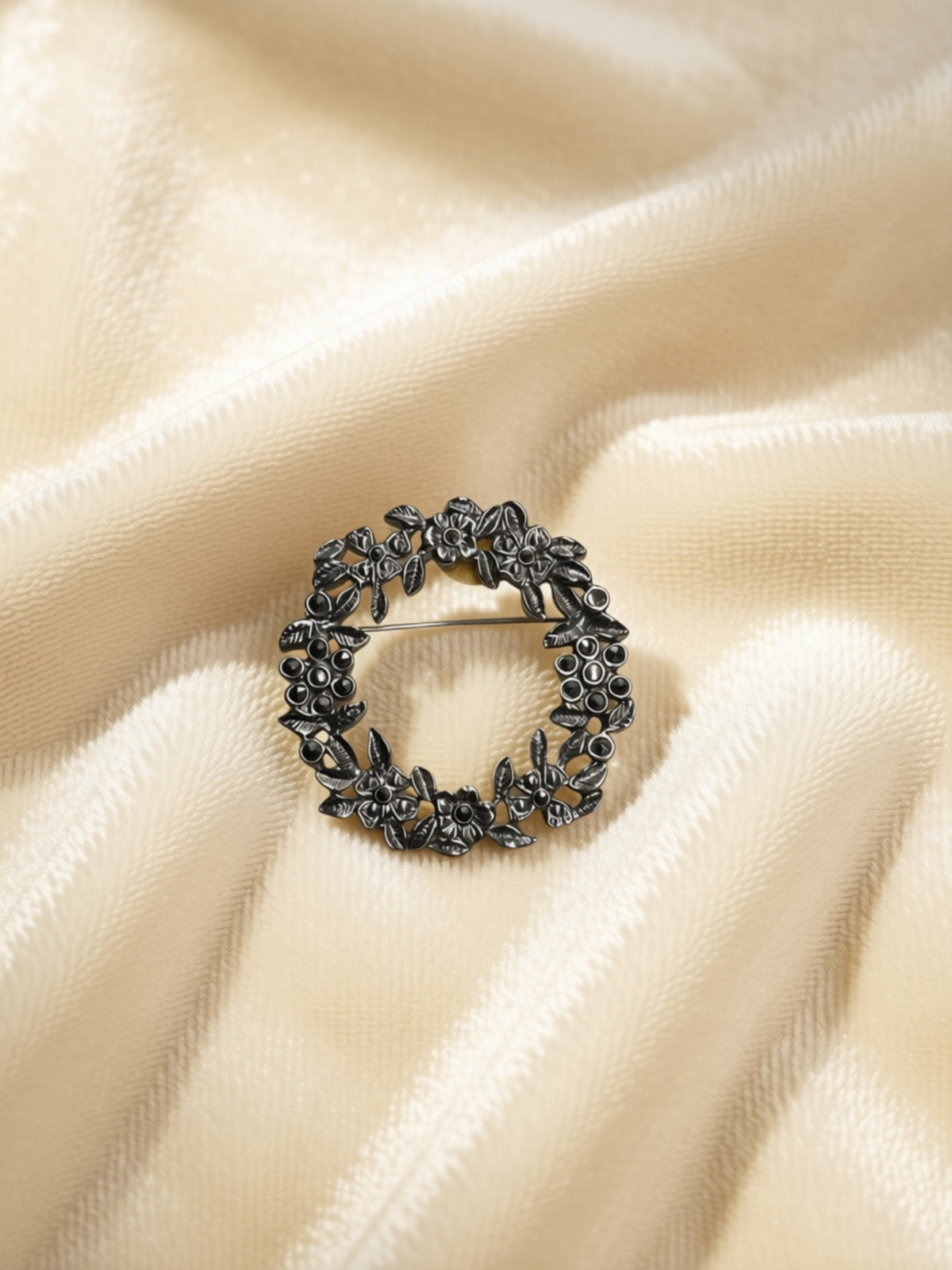 Wreath Brooch