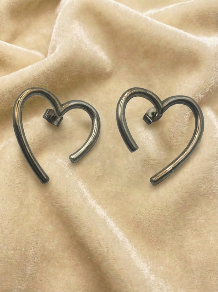 Vintage Abstract Broken Heart Earring Silver
