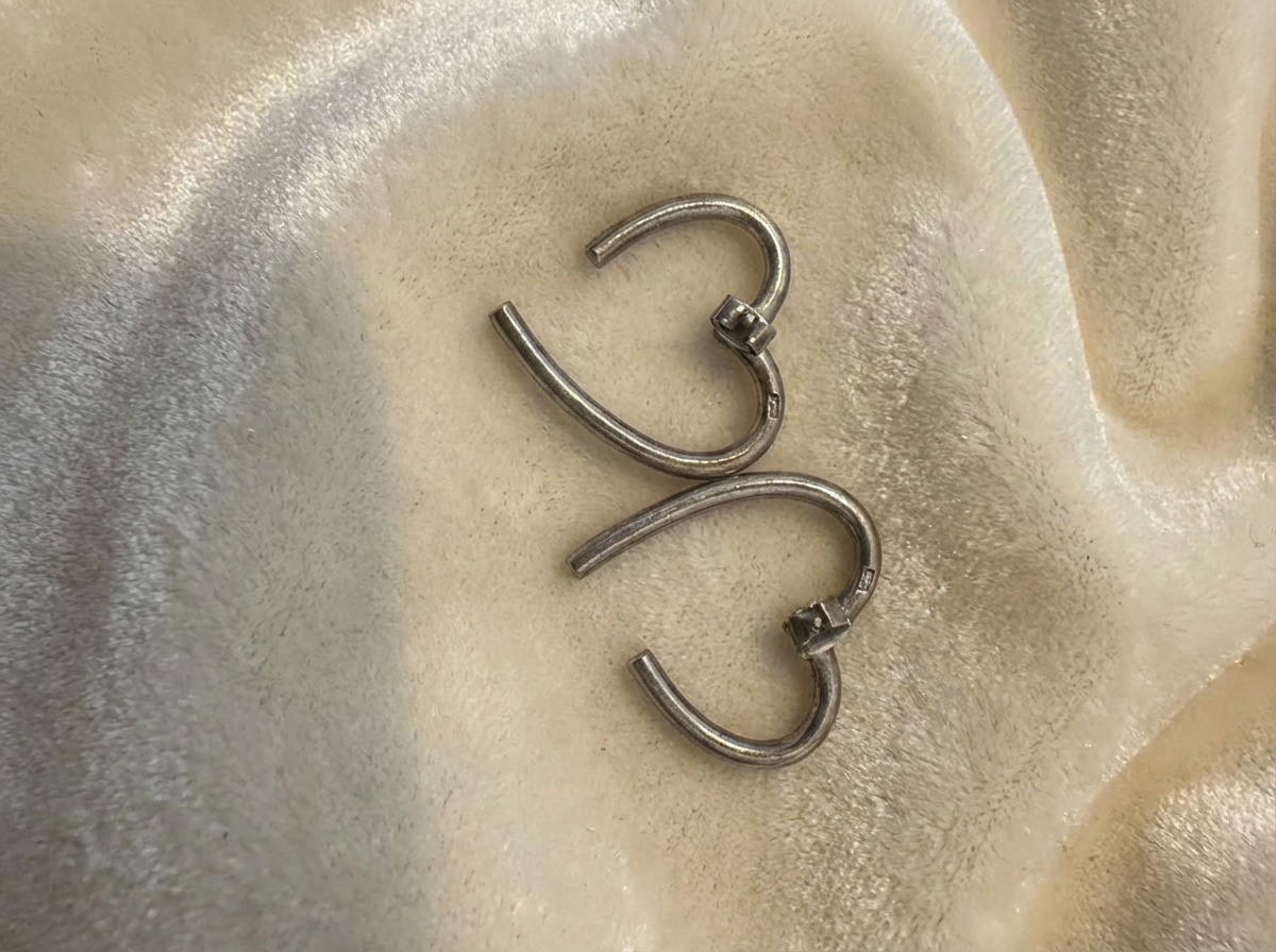 Vintage Abstract Broken Heart Earring Silver